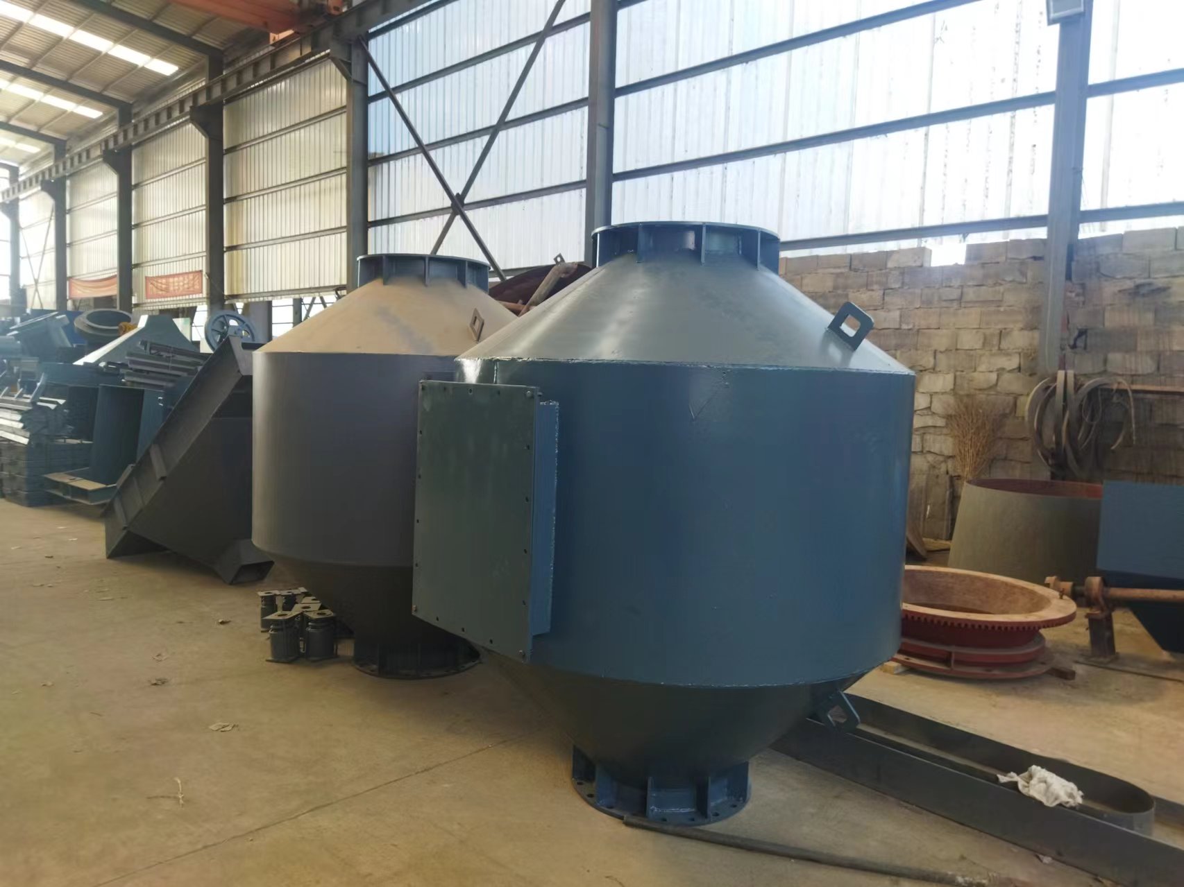 金永窯爐承接各種規(guī)模的石灰窯設(shè)備加工